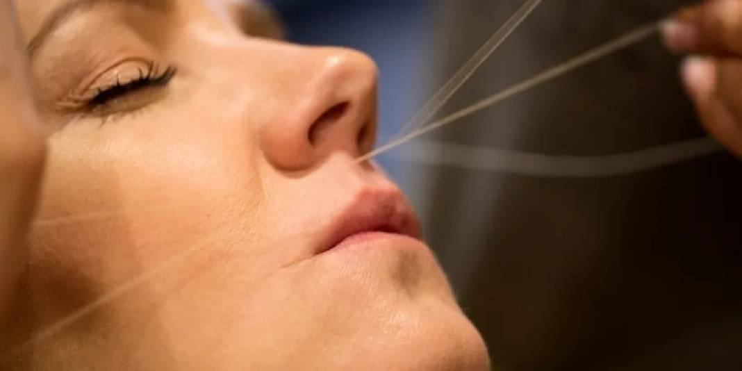 Pratik görünüyor ama zararı bilinmiyor! Artık herkes uyguluyor: İşte kaş ve bıyık almanın bilinmeyen tehlikesi… 4